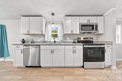 Kitchen - 4236 Piney Rd, Morganton, NC 28655 photo 4 of 5