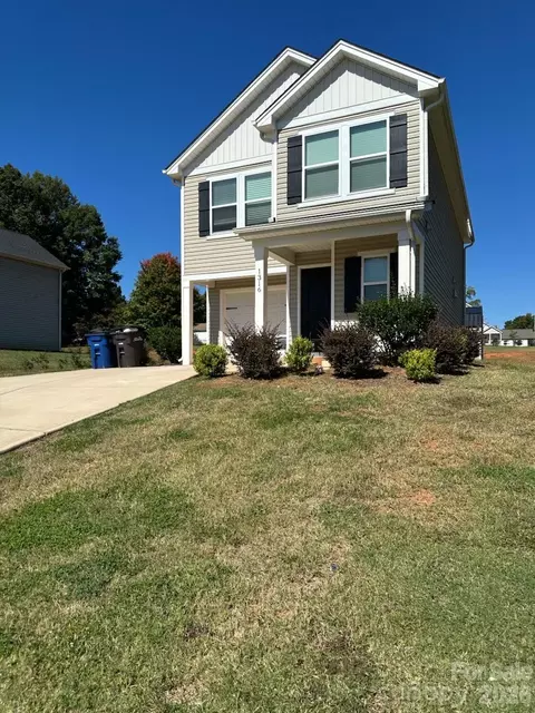 1316 Yadkin St, Statesville, NC 28677