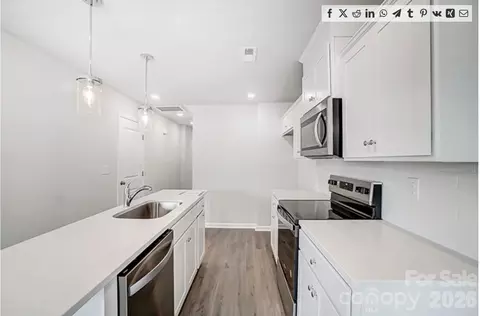1324 Yadkin St, Statesville, NC 28677