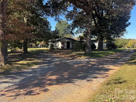 2933 Bert Williams Rd, Monroe, NC 28110 photo 2