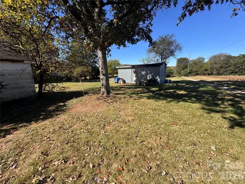 2933 Bert Williams Rd, Monroe, NC 28110 photo 8
