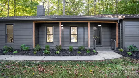 8001 Saddlehorse Ln, Charlotte, NC 28215