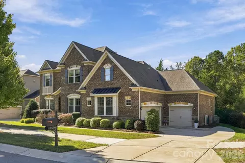 13714 Sunset Bluffs Cir, Huntersville, NC 28078