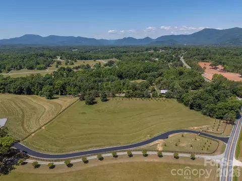62 Mountain Meadows Ln, Tryon, NC 28782 photo 5