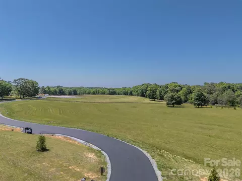 62 Mountain Meadows Ln, Tryon, NC 28782 photo 2