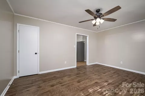 Living - 413 E Klutz St, Maiden, NC 28650 photo 1 of 3