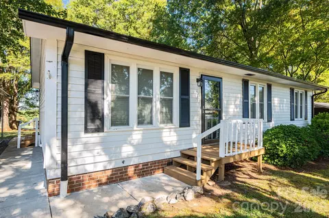 Exterior - 413 E Klutz St, Maiden, NC 28650 photo 2 of 12