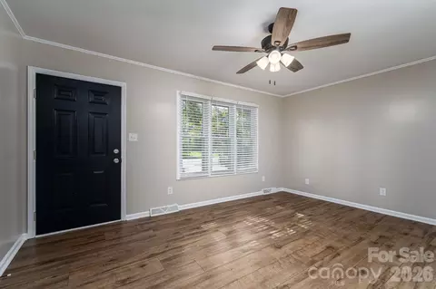 Living - 413 E Klutz St, Maiden, NC 28650 photo 2 of 3