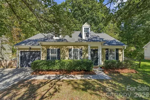 13737 Gatestone Ln, Pineville, NC 28134