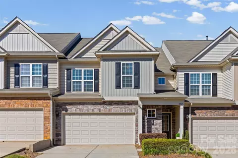 6607 Portland Rose Ln, Charlotte, NC 28210