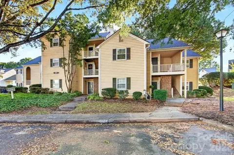 3200 Selwyn Farms Ln, Charlotte, NC 28209