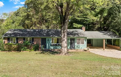 3797 Sandalwood Ln, Winston Salem, NC 27106