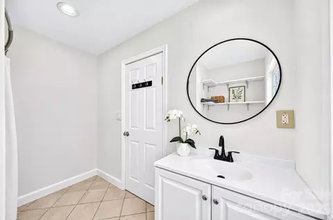 Bath - 892 Taylor Dr, Lancaster, SC 29720 photo 1 of 6