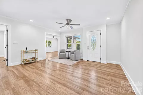 Living - 892 Taylor Dr, Lancaster, SC 29720 photo 2 of 6