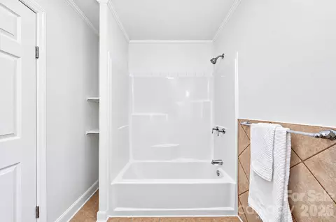 Bath - 892 Taylor Dr, Lancaster, SC 29720 photo 5 of 6