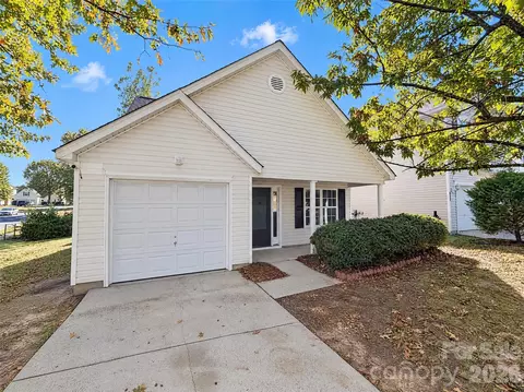 8603 Berrybrook Ln, Charlotte, NC 28269