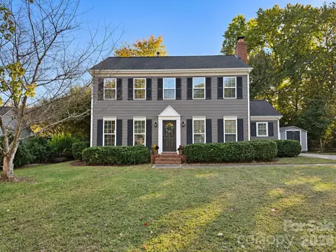 8730 Fieldgate Dr, Charlotte, NC 28277