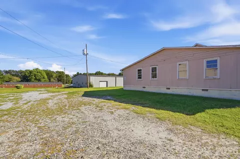706 Old North Main St, Clover, SC 29710 photo 32