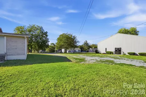 706 Old North Main St, Clover, SC 29710 photo 36