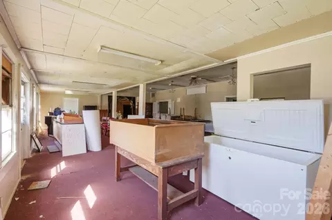 706 Old North Main St, Clover, SC 29710 photo 8