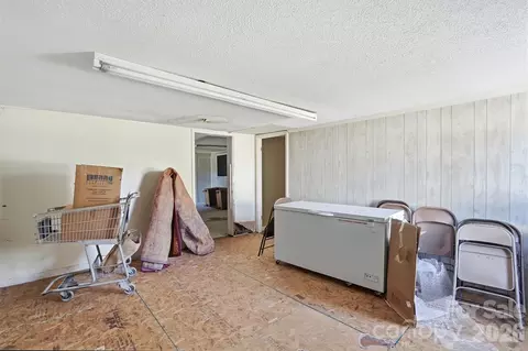 706 Old North Main St, Clover, SC 29710 photo 26
