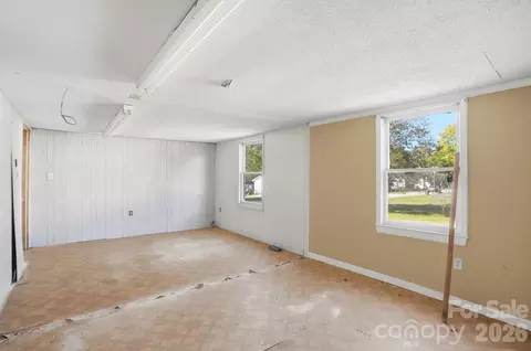 706 Old North Main St, Clover, SC 29710 photo 28