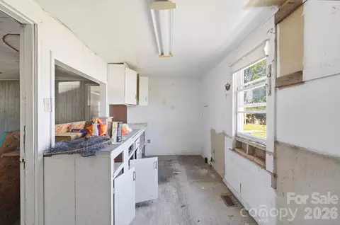 706 Old North Main St, Clover, SC 29710 photo 24