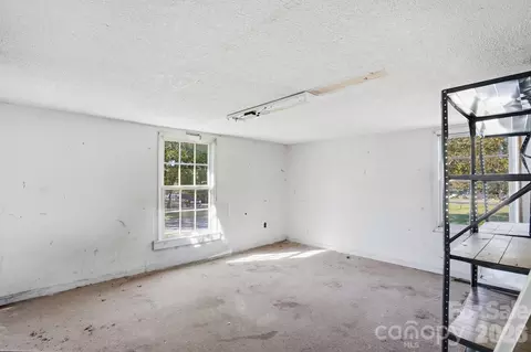 706 Old North Main St, Clover, SC 29710 photo 30