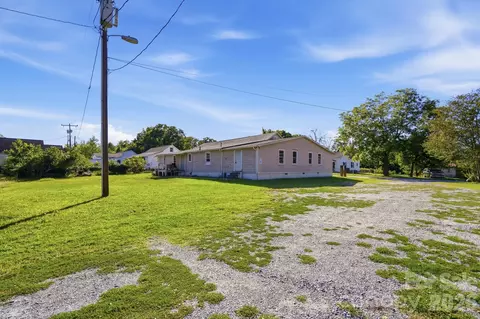706 Old North Main St, Clover, SC 29710 photo 33