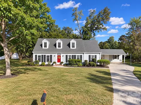 2004 Glouchester Cir, Charlotte, NC 28226