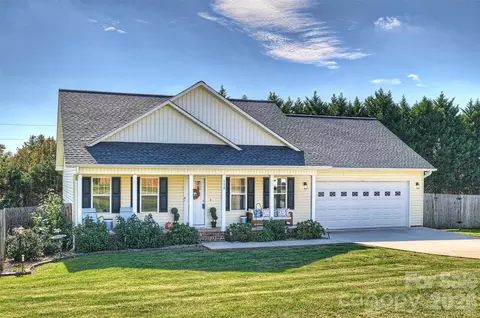 112 Cypress Acres Ln, Statesville, NC 28625