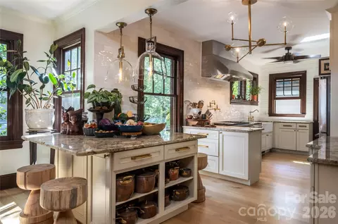 56 Maney Ave, Asheville, NC 28804