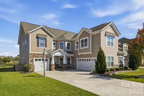 2571 Snap Dragon Dr, Harrisburg, NC 28075