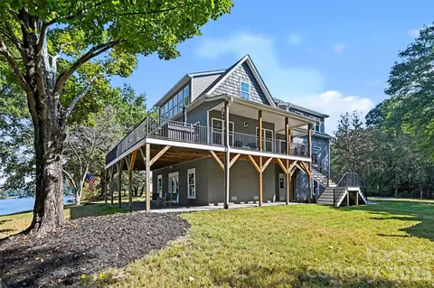 1727 Lake Dr, Charlotte, NC 28214