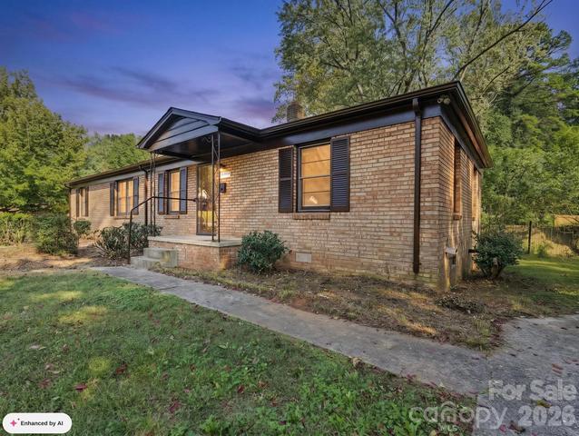 2420 Shamrock Dr, Charlotte, NC 28205