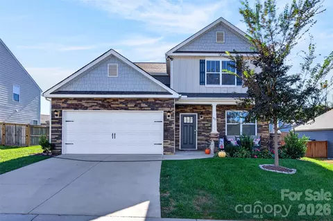 313 Tavernier Ln, Candler, NC 28715