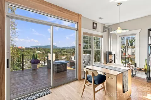 272 Riverview Dr, Asheville, NC 28806