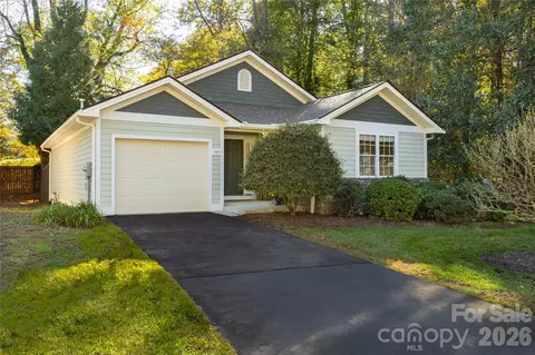 190 Fairway View Dr, Etowah, NC 28729