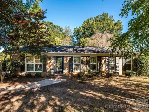 3833 Sulkirk Rd, Charlotte, NC 28210