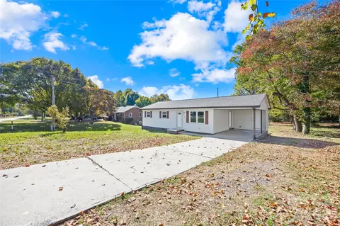 158 Bell Farm Rd, Statesville, NC 28625