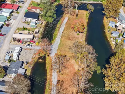 00 Bruces 274 And 275 Way #274 AND 275, Waynesville, NC 28785