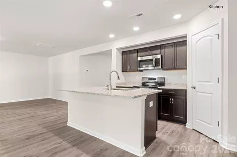 Kitchen - 1699 Evans Dr, Lancaster, SC 29720 photo 5 of 5