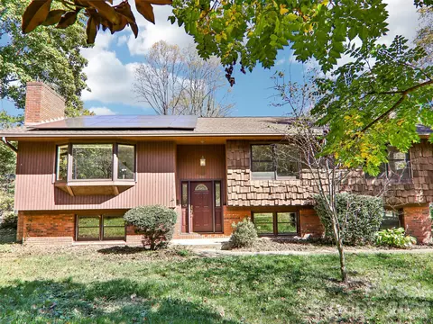 331 Woody Ln, Asheville, NC 28804