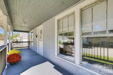 406 Doster Ave, Mooresville, NC 28115