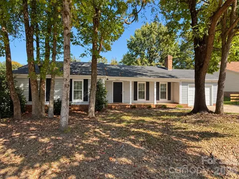 501 Mary Charlotte Dr, Charlotte, NC 28262