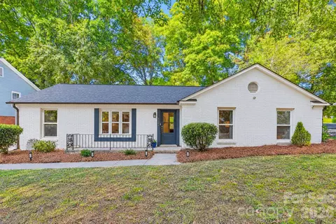 6441 Bridlewood Ln, Charlotte, NC 28215