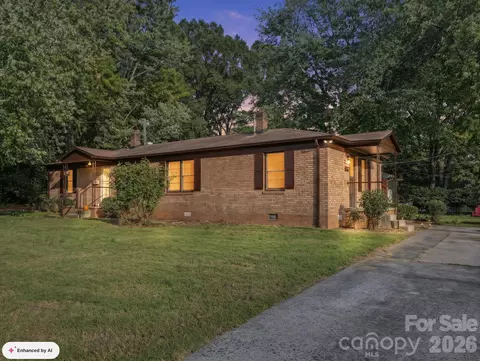 2500 Shamrock Dr, Charlotte, NC 28205