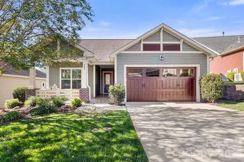 488 Flat Rock Dr, Denver, NC 28037