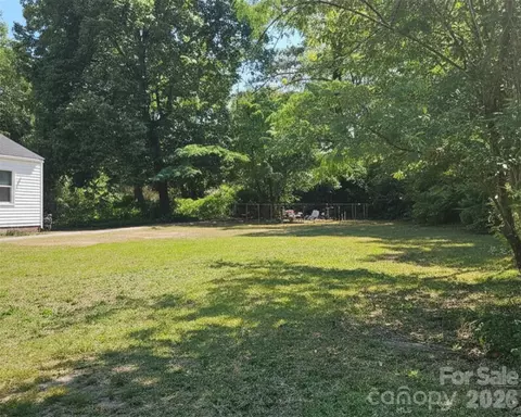 1703 Newark 23 Ave #23, Fayetteville, NC 28301