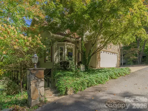 141 Aldersgate Rd, Waynesville, NC 28786